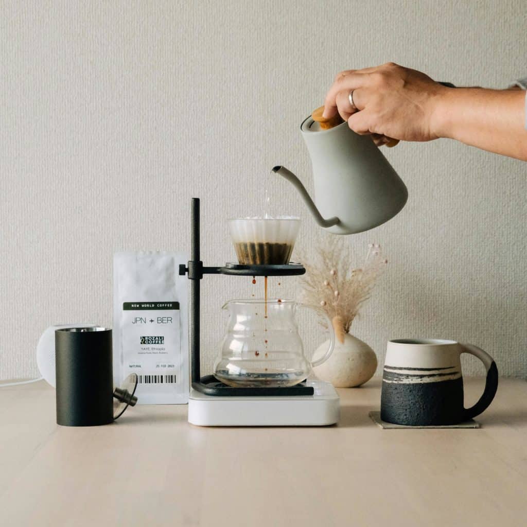 Un percolateur avec un café filtre