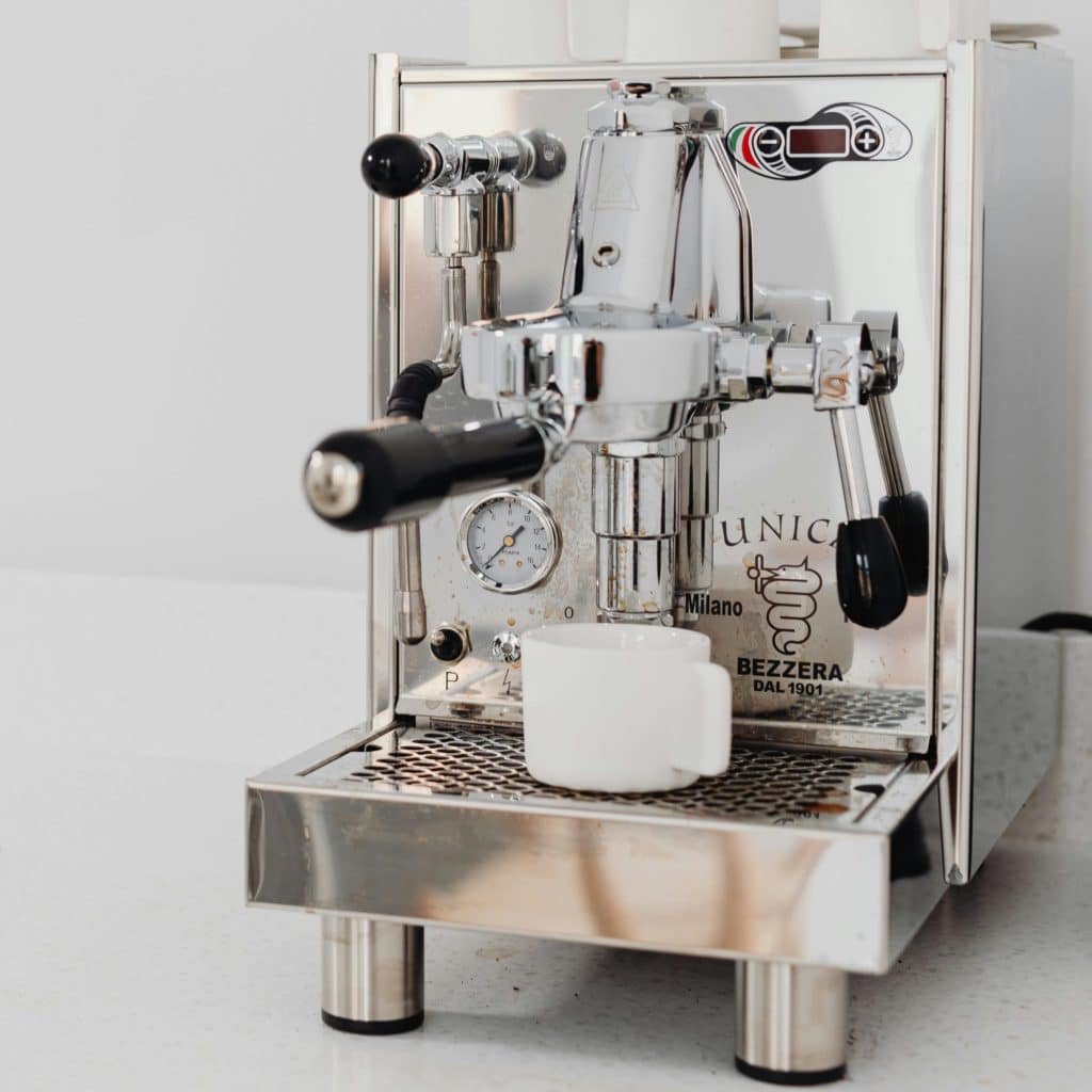 Une très belle machine à café chromée