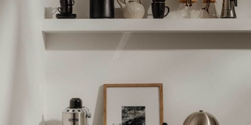 des ustensils pour préparer du café chez soi